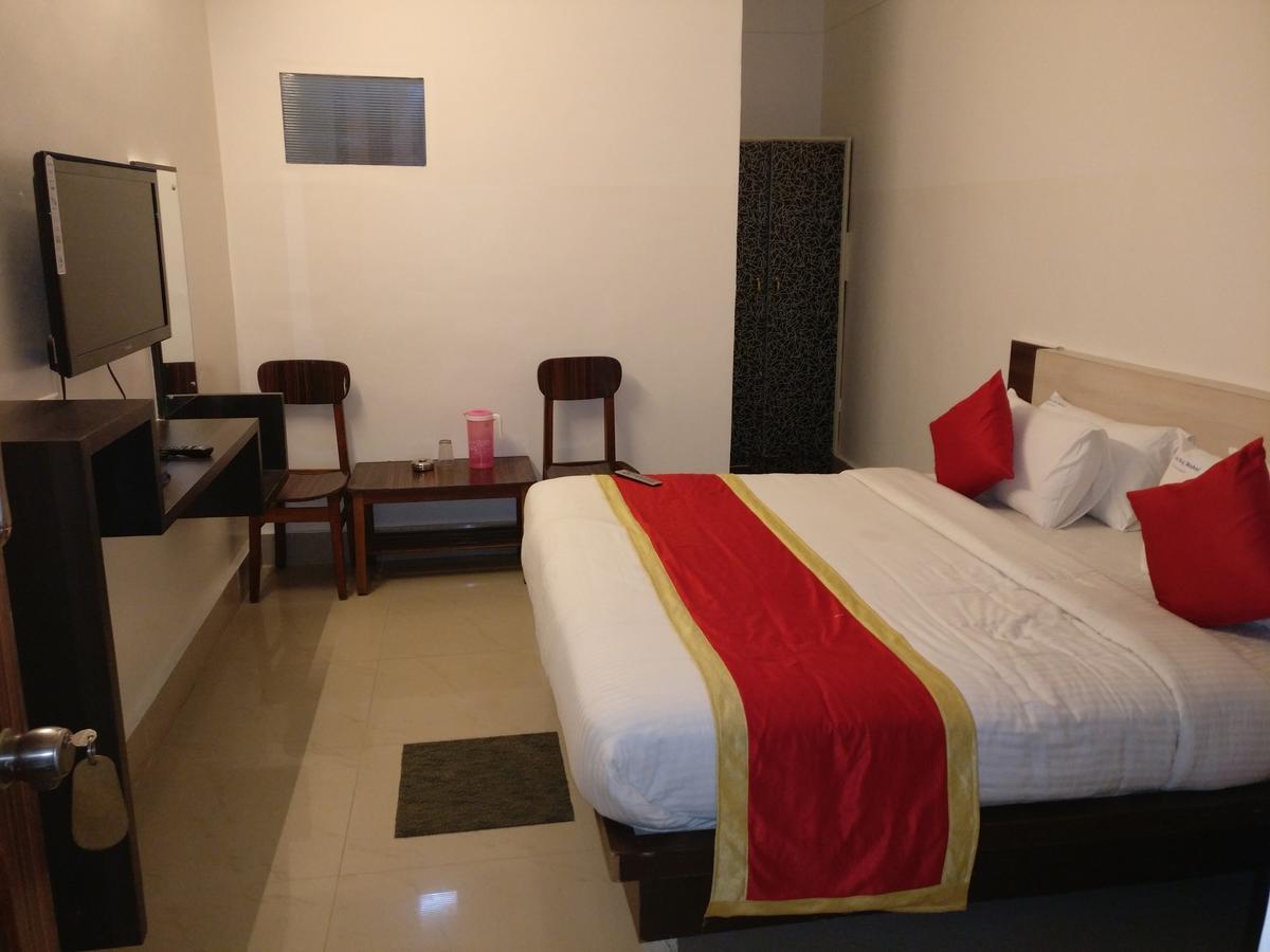 Hotel Raj Mahal Chikmagalūr Exteriér fotografie